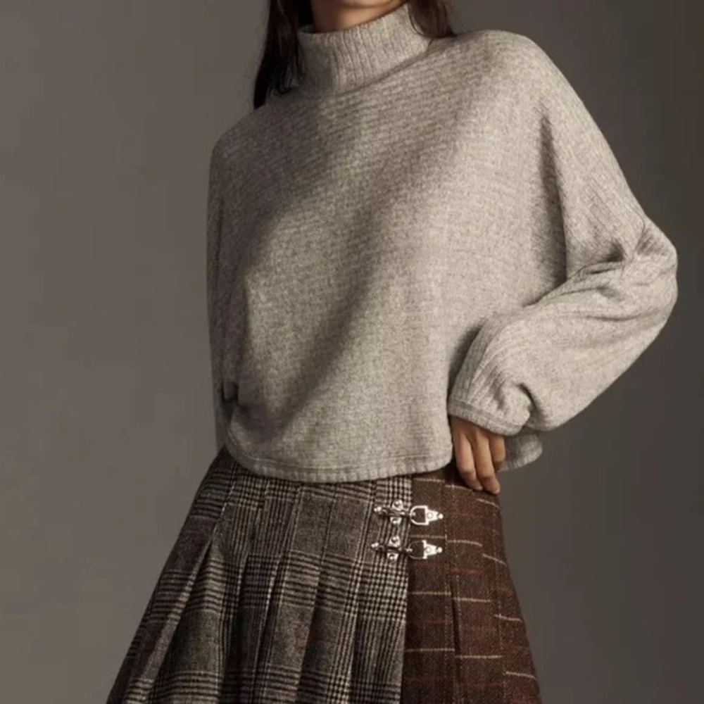PILCRO • EUC Ribbed Mock Neck Bat Wing Balloon Sleeve Sweater